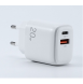 - USB -utgång 5V / 3A 9V / 2A 12V / 1,67A