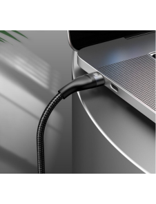 - Ingång: USB + Typ-C
- Utgång: MicroUSB + Lightning + USB-C