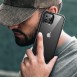 Vackert och pålitligt skyddsfodral för iPhone 13 Pro.
