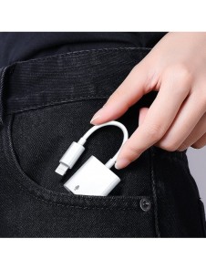 Joyroom universal Lightning-adapter - 3,5 mm minijack med laddningsport vit (S-Y105)
