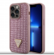 Guess Rhinestones Triangle metalllogofodral för iPhone 15 Pro Pink