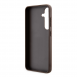 Guess PU 4G metalllogotyp bakskal till Samsung Galaxy S24 Brown