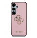 Guess PU Grained 4G metalllogofodral för Samsung Galaxy S25+ Rosa