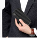 Din telefon skyddas av detta skydd från iPaky.