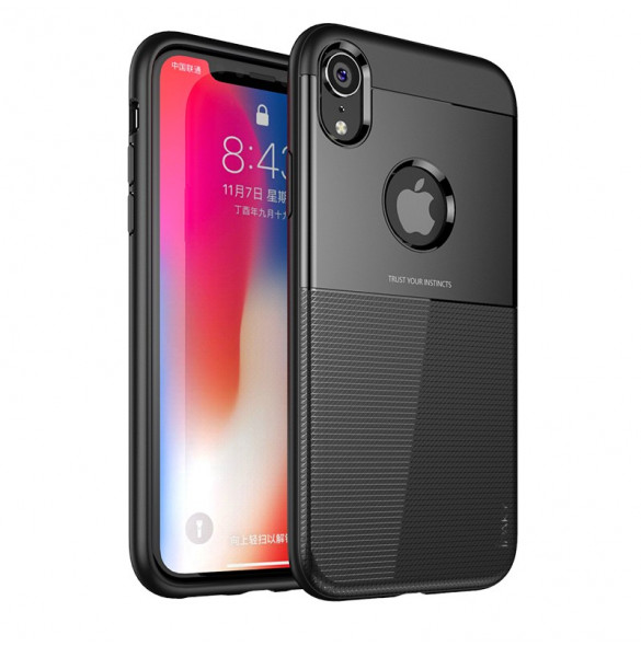 Svart och väldigt snyggt skydd till iPhone XR.