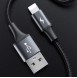 Kabeln har en Lightning-kontakt som enkelt laddar din iPhone eller iPad.