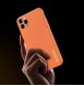 Apelsin och mycket snyggt fodral iPhone 11 Pro.