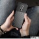 Svart och väldigt snyggt skal Motorola Moto E7.